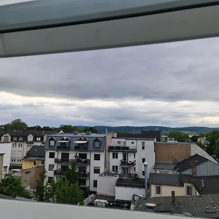 Cityroom Im 4 Og Und Seperates Badezimmer Im Ug Keller 1,80 Cm Bis 3 Personen Zentrum Stadtmitte Lage *