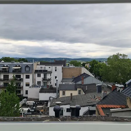 Apartman Cityroom Im 4 Og Und Seperates Badezimmer Im Ug Keller 1,80 Cm Bis 3 Personen Zentrum Stadtmitte Lage