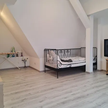 Cityroom Im 4 Og Und Seperates Badezimmer Im Ug Keller 1,80 Cm Bis 3 Personen Zentrum Stadtmitte Lage * Neuwied