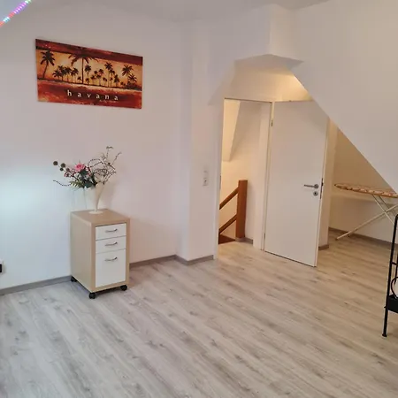 Cityroom Im 4 Og Und Seperates Badezimmer Im Ug Keller 1,80 Cm Bis 3 Personen Zentrum Stadtmitte Lage Apartman Neuwied