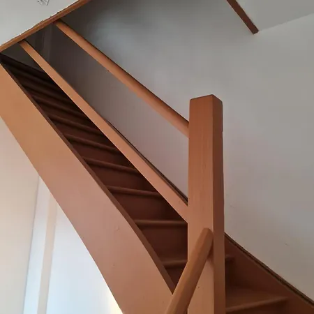 Apartman Cityroom Im 4 Og Und Seperates Badezimmer Im Ug Keller 1,80 Cm Bis 3 Personen Zentrum Stadtmitte Lage Neuwied
